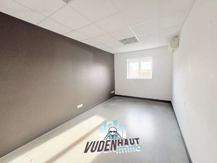 Commerce 940 m² à Plaisance-Du-Touch  - photo 30