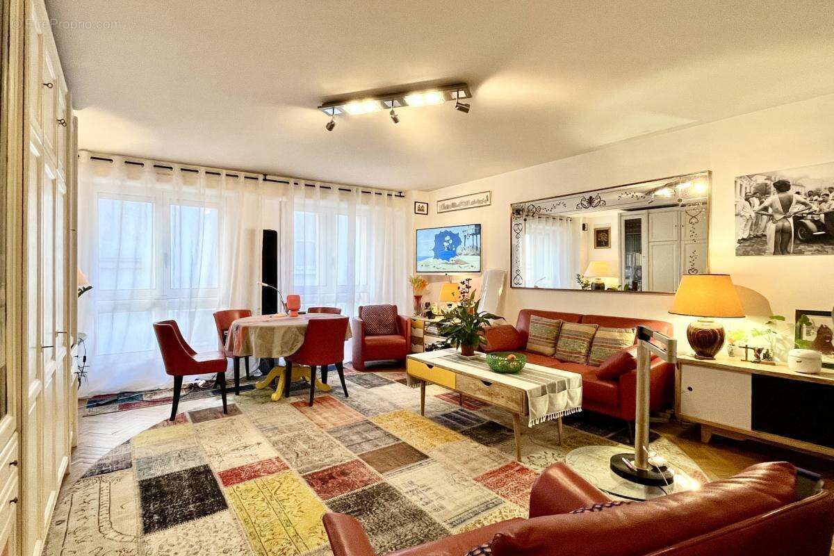 Appartement à PARIS-11E