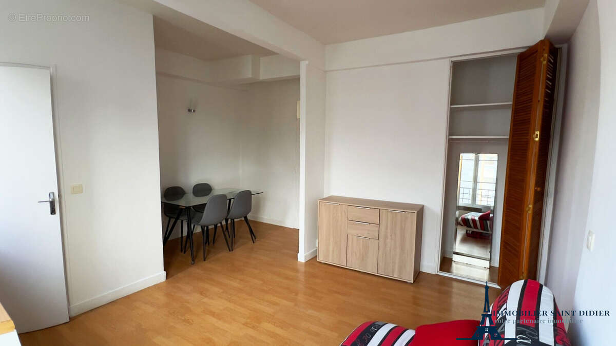 Appartement à PARIS-19E