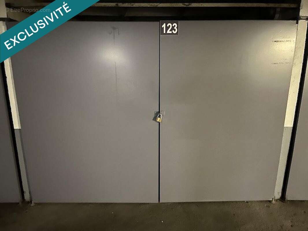 Photo 2 - Parking à ORLEANS