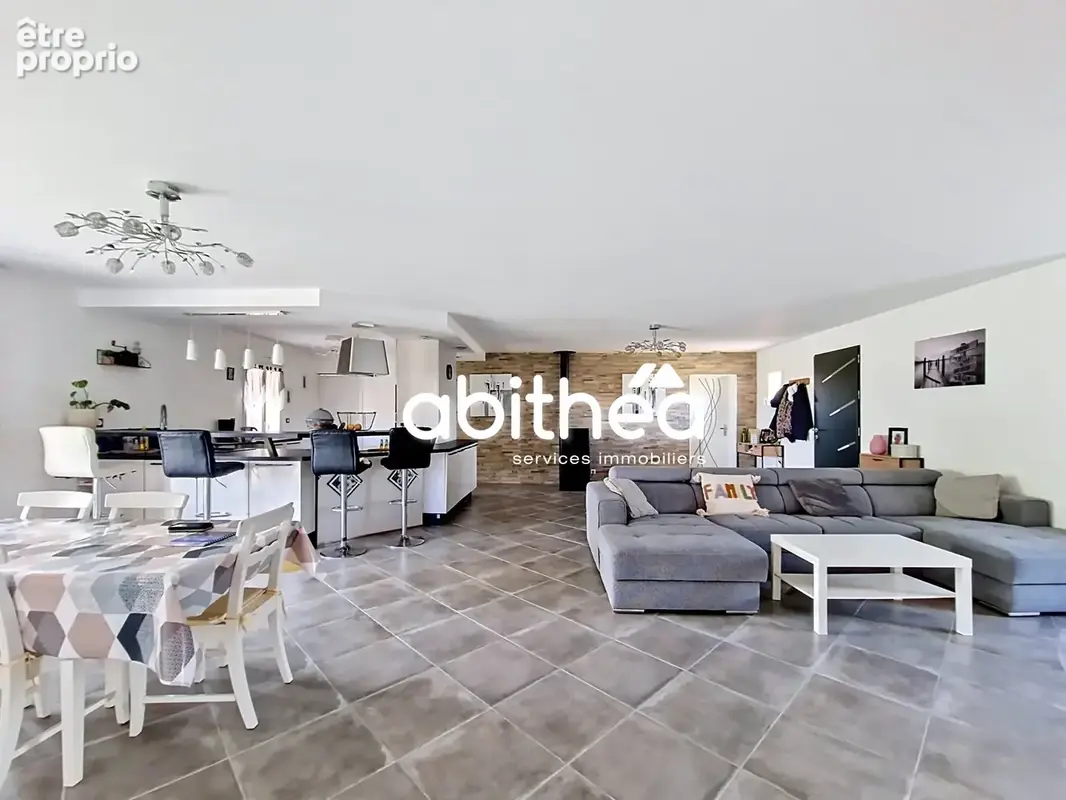 Maison recente de 2019, 155m2 inspiration provencale, 3 chambres dont suite  100m2 de garage  70m2 de terras - photo 8
