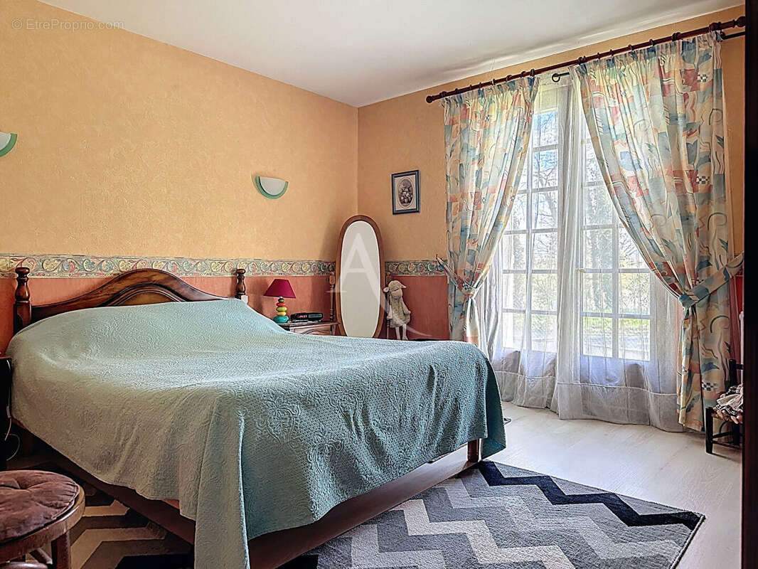 Maison à LONGUE-JUMELLES