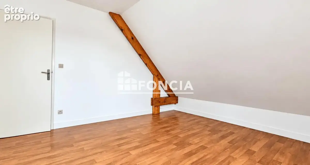 CHEZY-SUR-MARNE - A vendre : Pavillon T6 de 129 m2 - 3 chambres, Garage et Jardin - photo 6