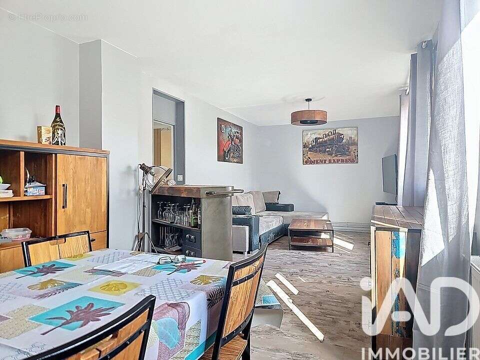 Photo 3 - Appartement à SAINTE-GENEVIEVE-DES-BOIS