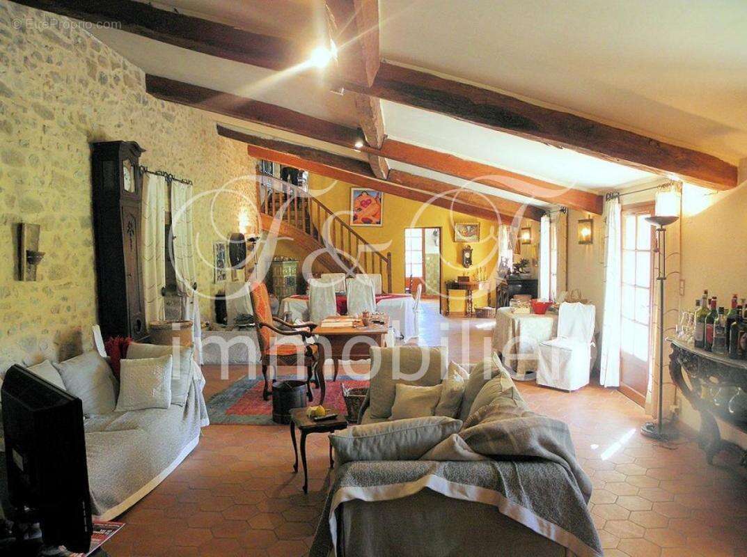 Maison à MONTBRUN-LES-BAINS