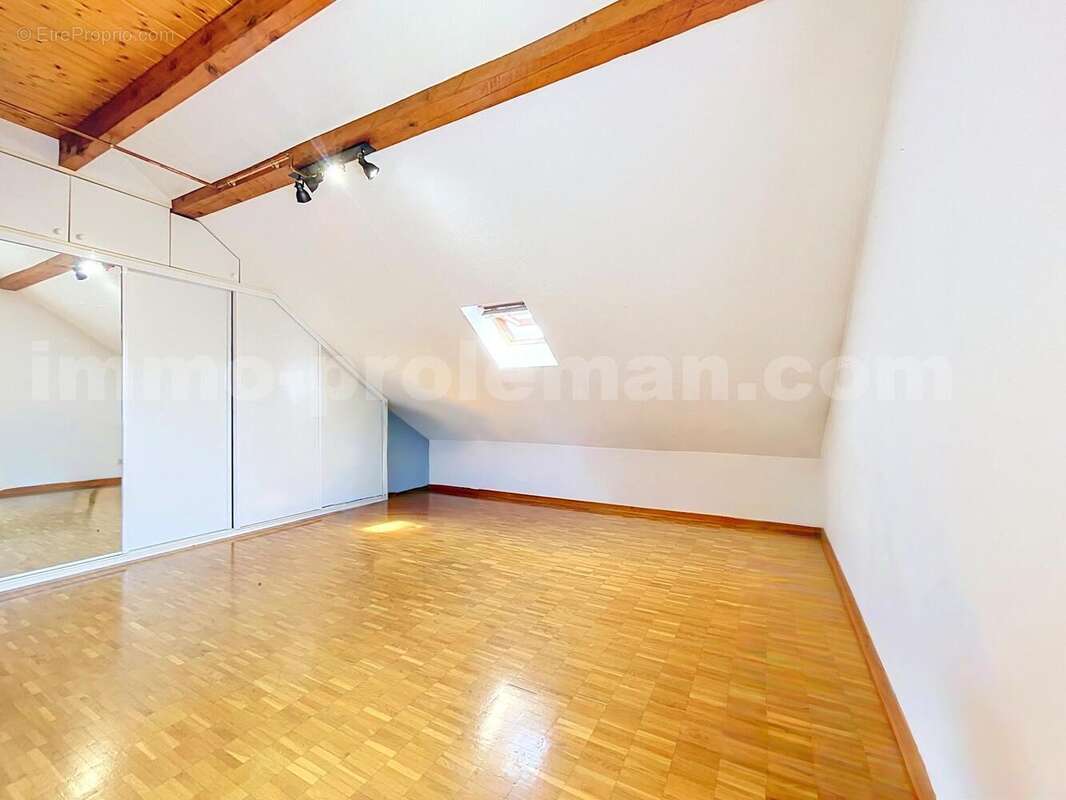 Appartement_T4_Ambilly_belle_superficie_prox_frontière_Suisse_tram_Ceva_direction_Genève_Secteur_calme_Verdoyant_Frontaliers_Cuisine_séjour_chambre_1_chambre_2_ - Appartement à AMBILLY