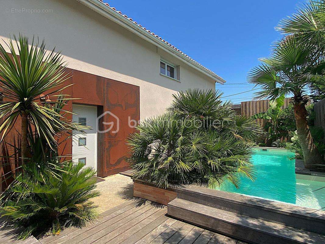 Maison à LE HAILLAN