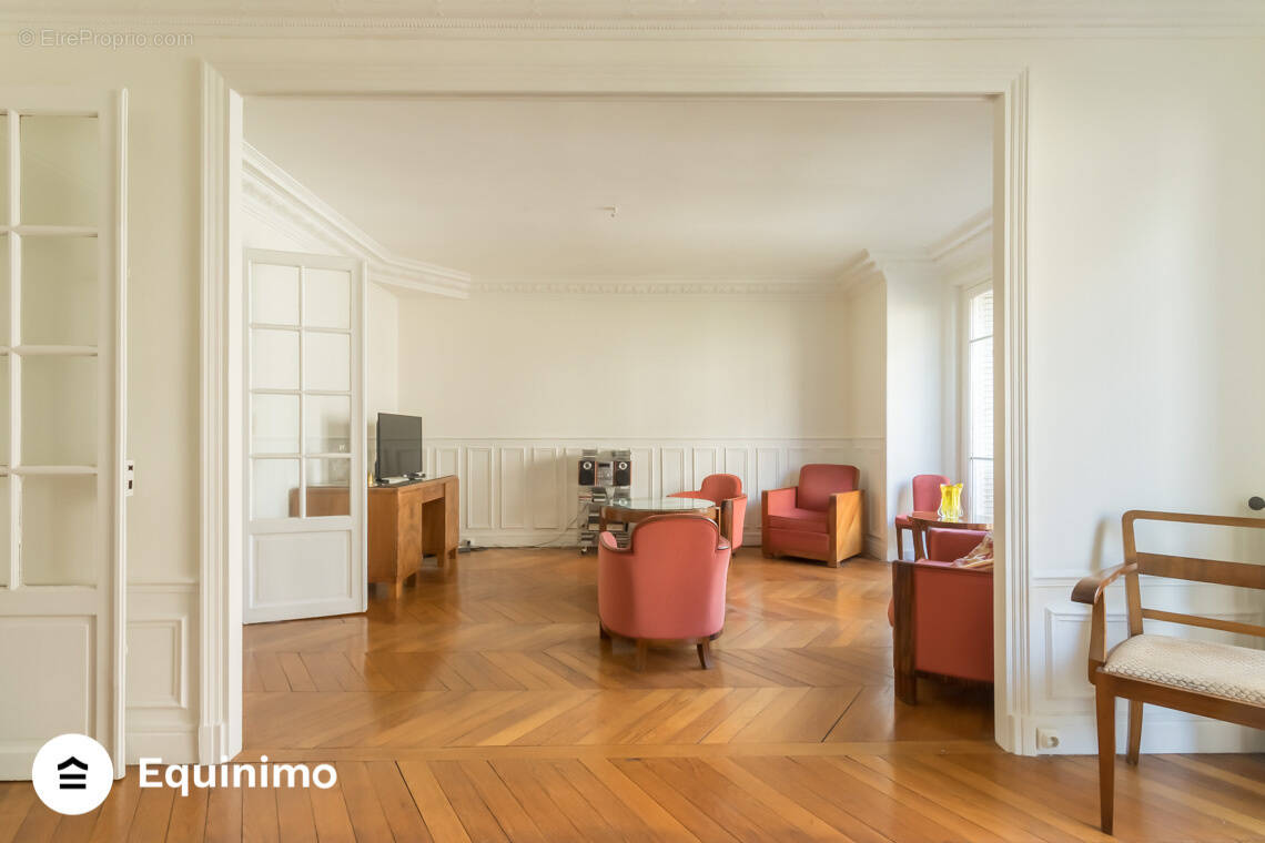 Appartement à PARIS-18E