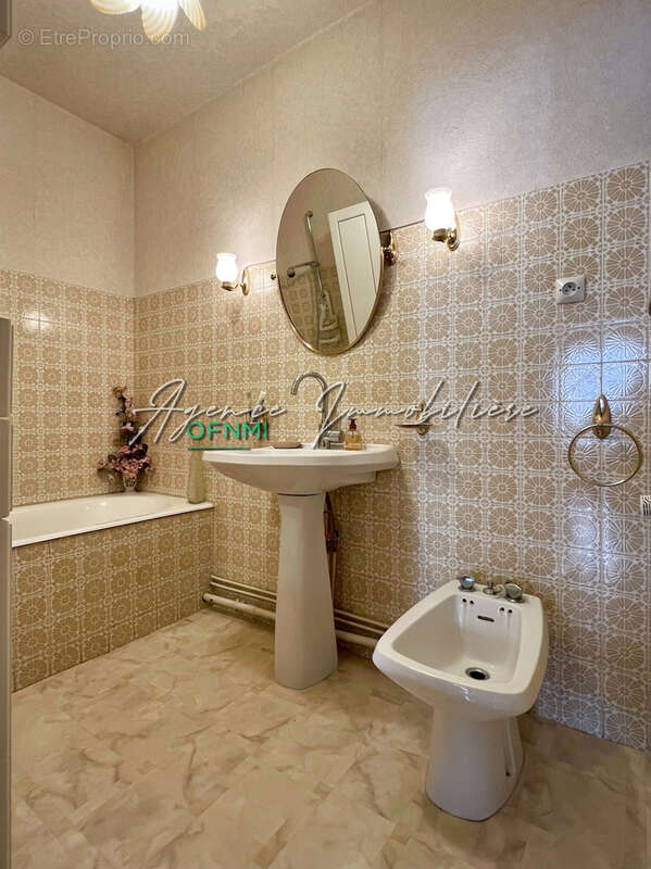 Appartement à SAINT-ETIENNE