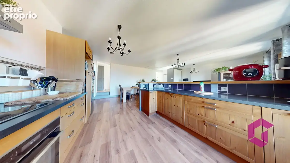 Appartement de 88 m2 loi Carrez   130 m2 au sol/ Secteur Jomayere - photo 2