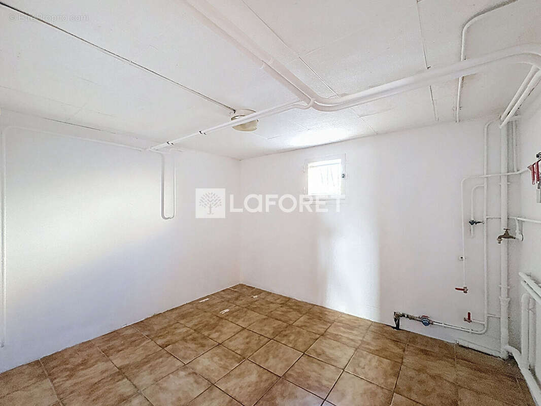 Maison à SAINT-DENIS-LES-BOURG