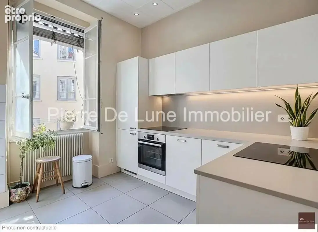 Lyon 1er – martinière  grand t2 de  69 m² – - photo 12