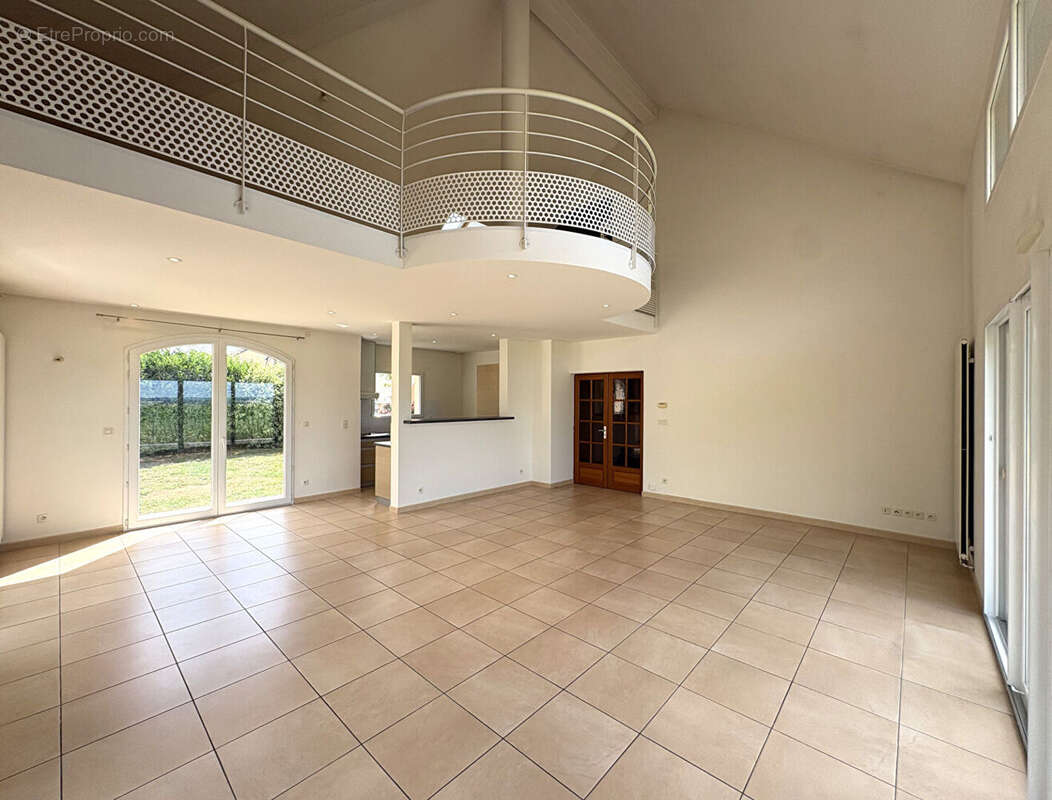 Maison 7 pièce(s) 176 m² - saint-laurent - photo 4
