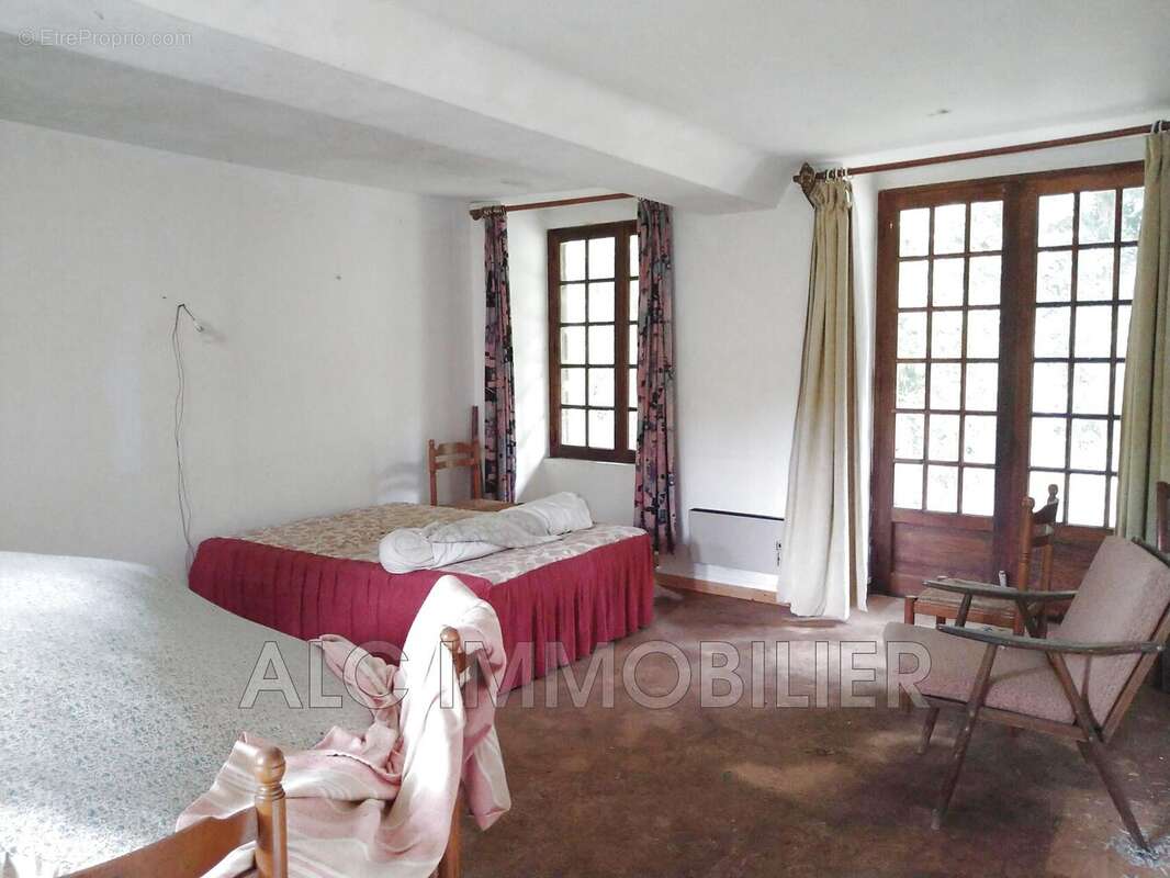 Maison à LOUPFOUGERES