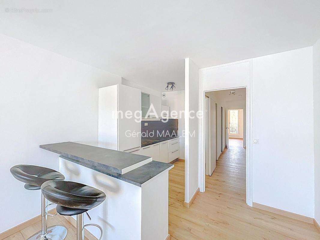 Appartement à COGOLIN