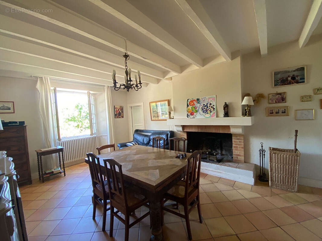 Propriété avec dépendances sur 2,5 ha - photo 4