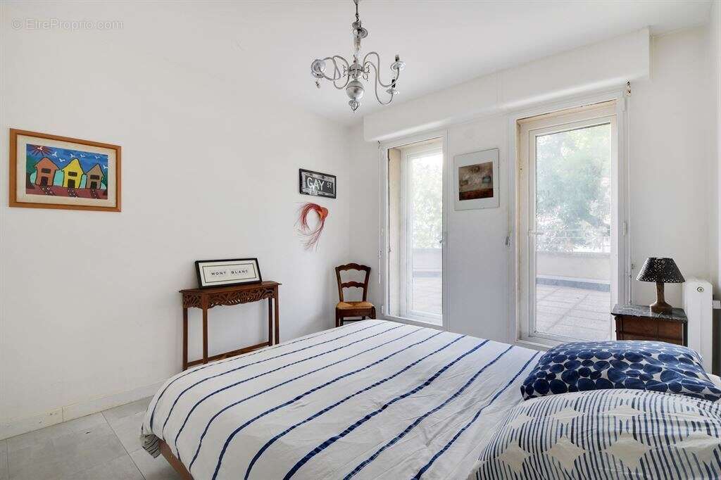 Appartement à PARIS-20E