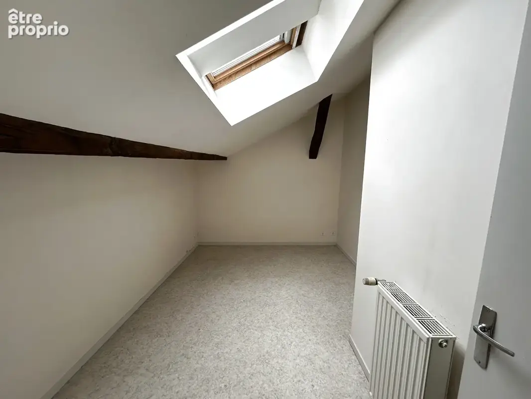 Type 3 dans immeuble de caractère - coeur de ville - photo 6