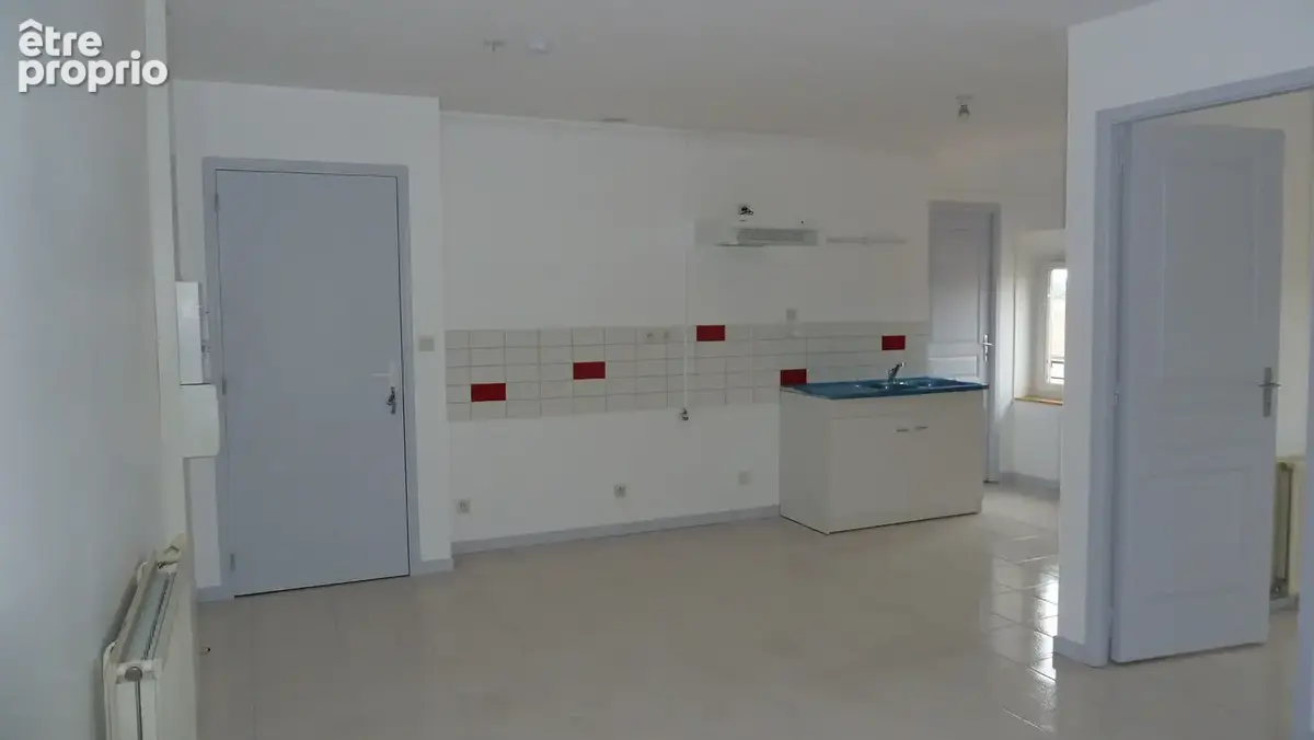 Proche centre-ville, immeuble de rapport avec  4 appartement et  12  lots de parkings. - photo 3