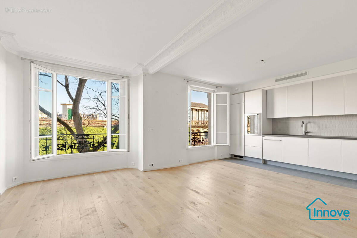 Appartement à PARIS-14E