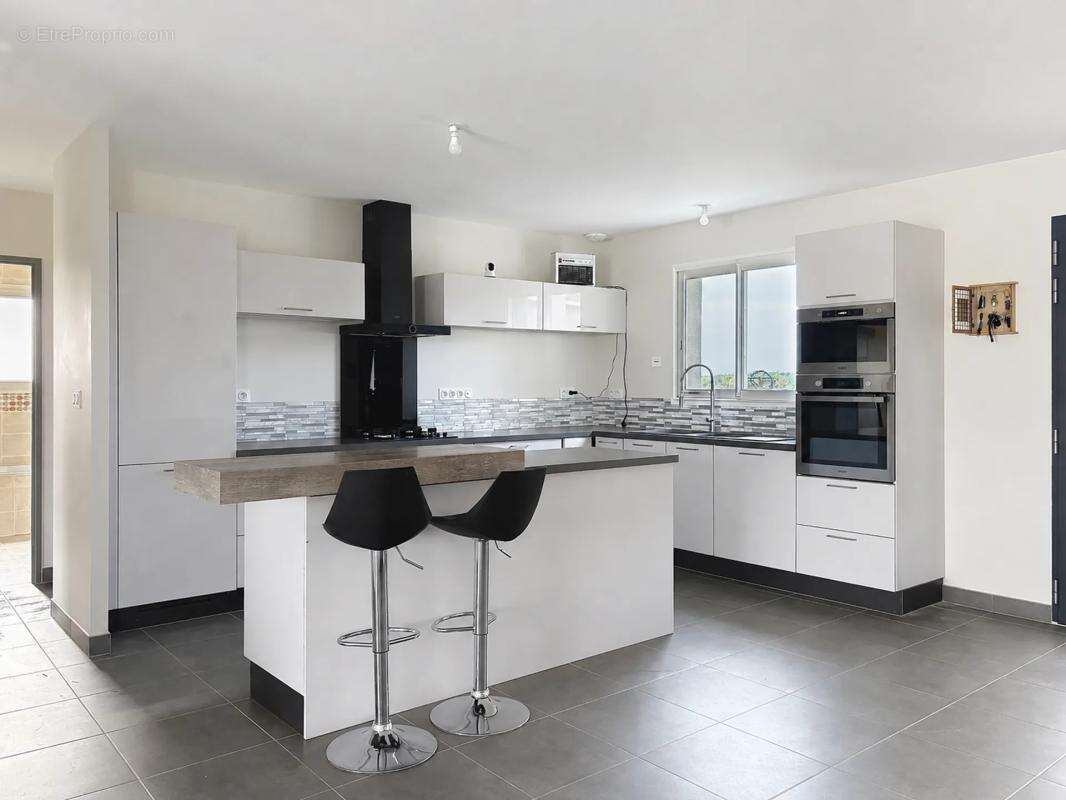 Maison récente de 5 pièces de 133 m² à Saint-Denis-de l'Hôtel - photo 5