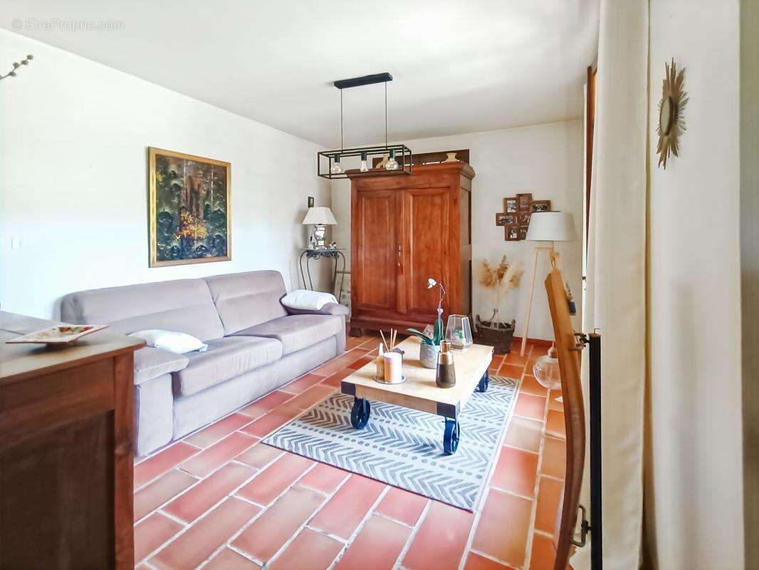 Maison familiale de 210 m² avec piscine, dans un secteur calme ! - photo 6