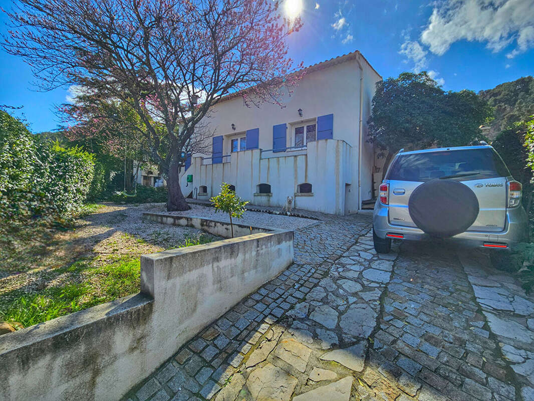Maison à LA CRAU
