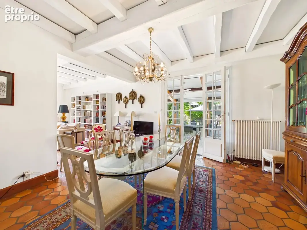 Spacieuse maison de village avec piscine et jardin intérieur - photo 6