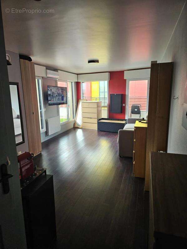 Appartement à VILLENEUVE-LA-GARENNE