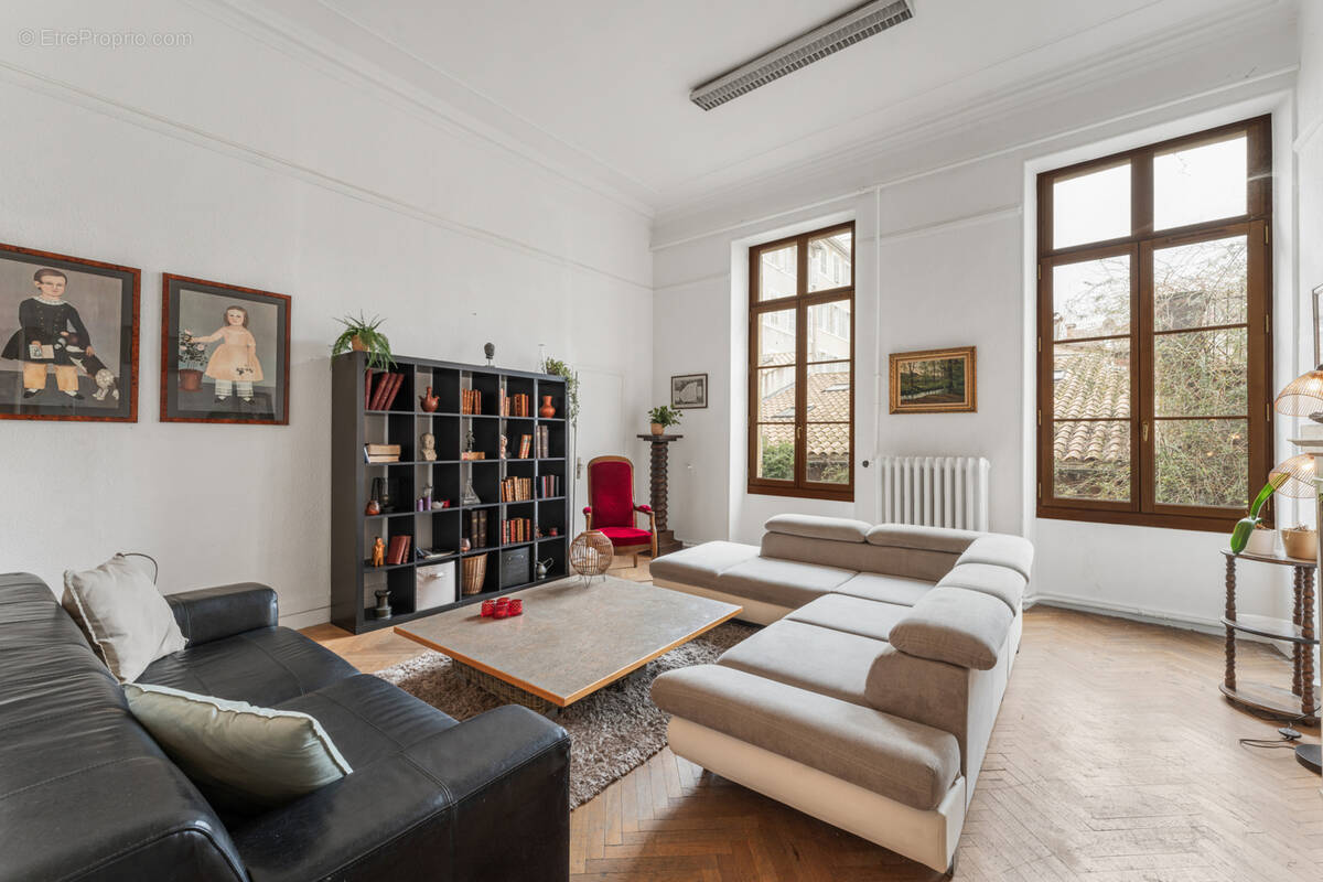Appartement à MARSEILLE-6E