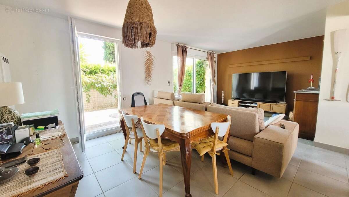 Appartement à LATTES