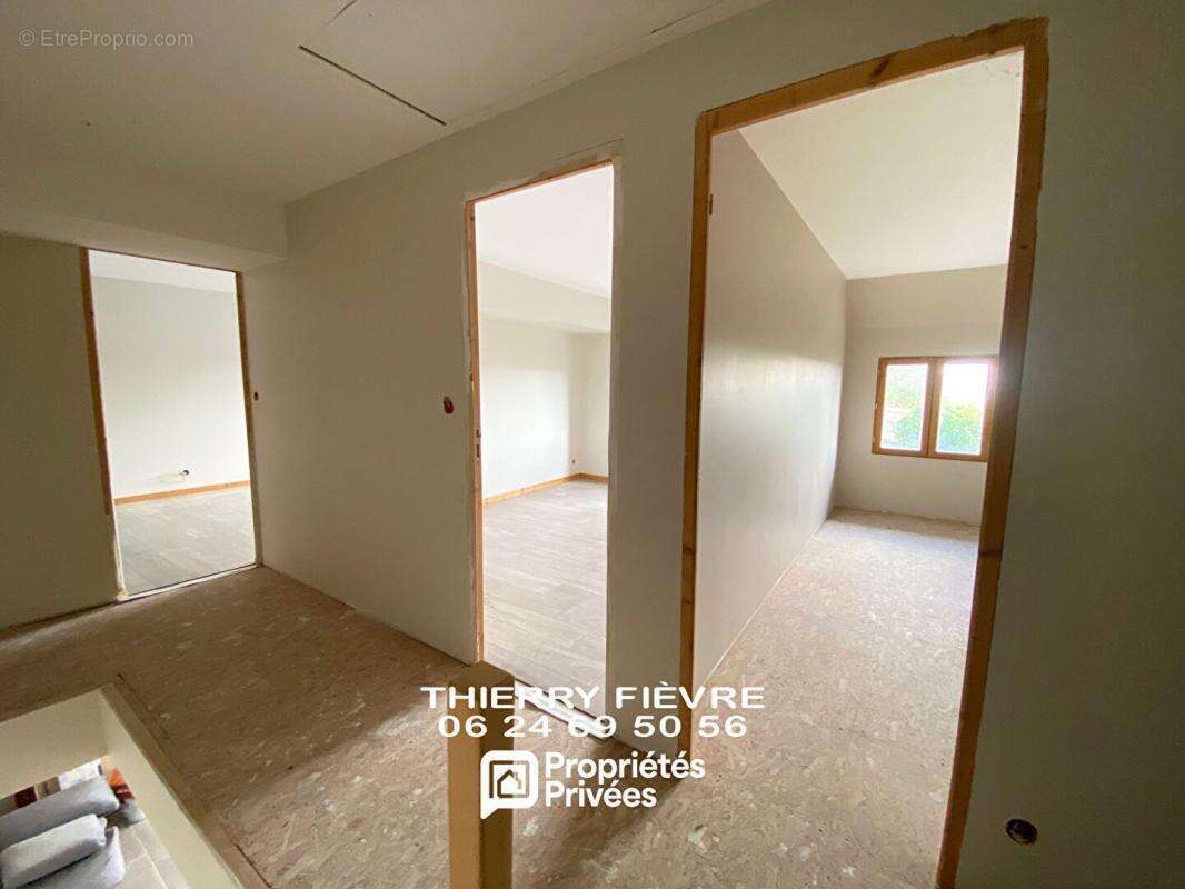 A vendre curçay sur dive - ensemble immobilier  rénové et à rénover sur 1500 m2  de terrain - photo 4