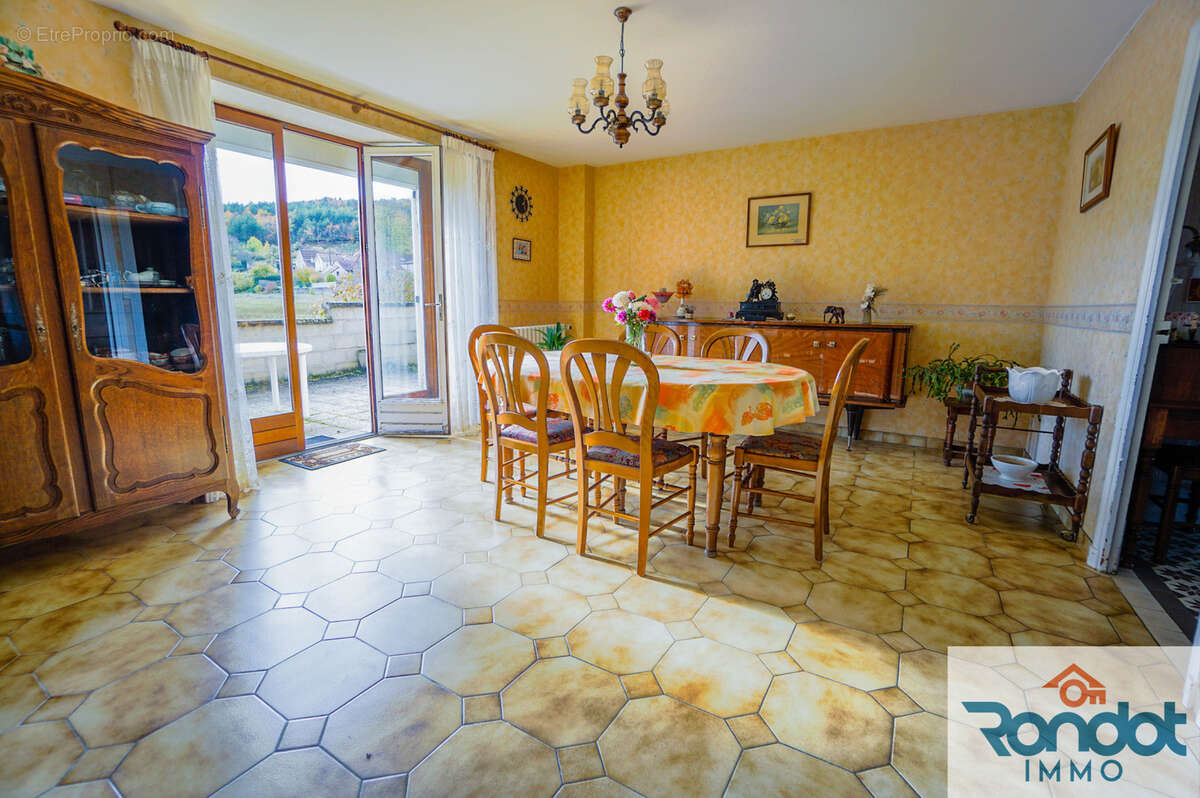 Maison à MAREY-SUR-TILLE