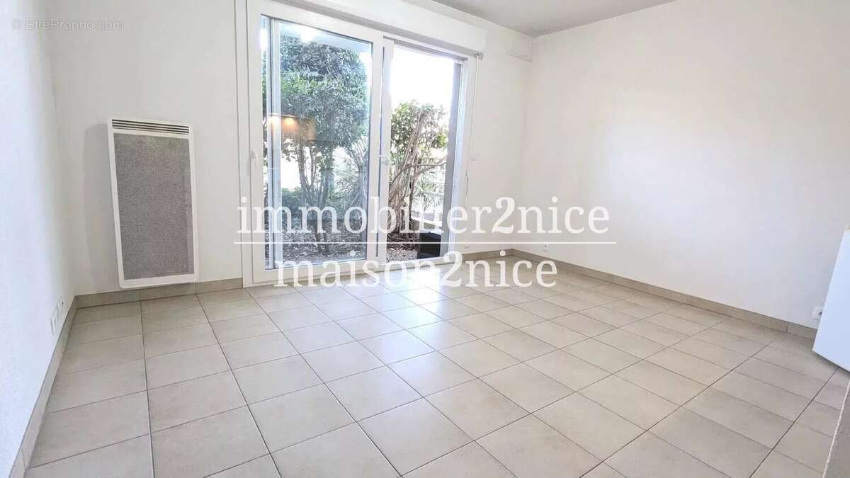 Appartement à VALLAURIS
