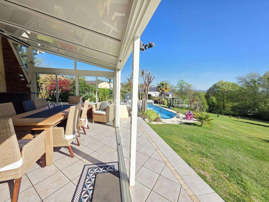 Maison aubiac 152 m² - garage- piscine-veranda- jardin 4800 m² - photo 13