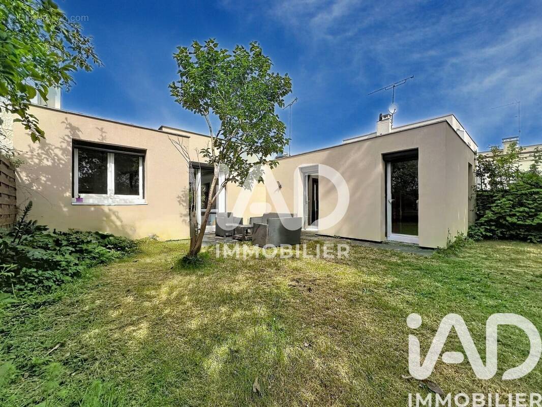 Photo 1 - Maison à GRETZ-ARMAINVILLIERS