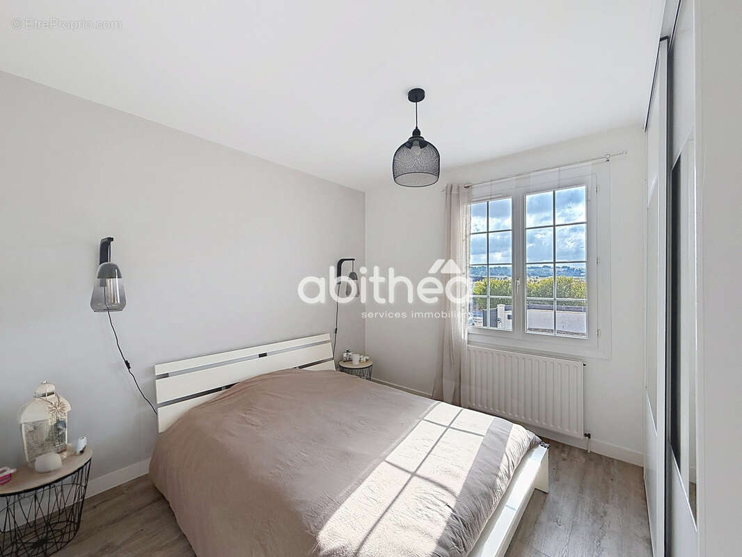 La BOIXE - VARS, Maison rénovée de 140 m2 avec sous sol aménagé - 5 chambres - photo 8