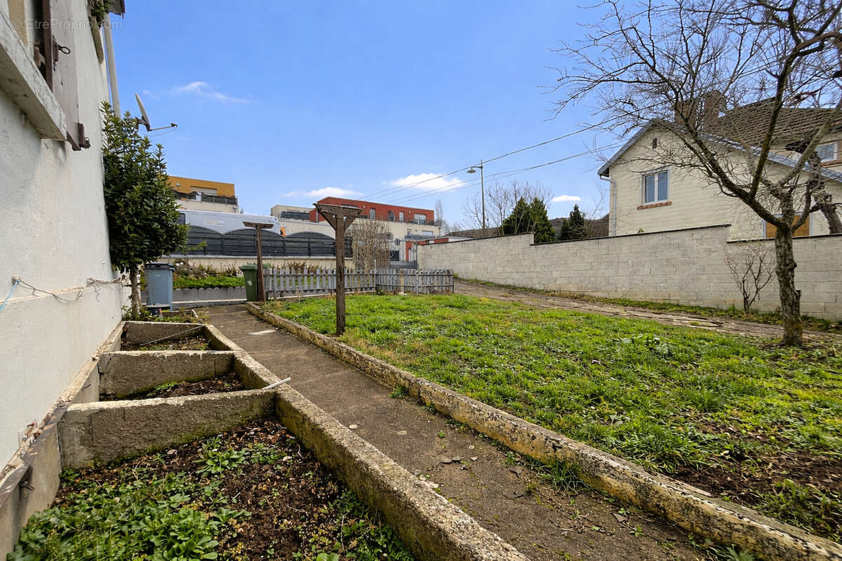 CUSTINES - Maison 4 pièces - 86 m2 - photo 3