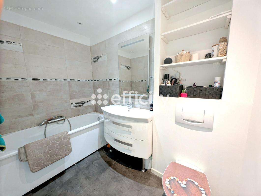 Maison à CANY-BARVILLE