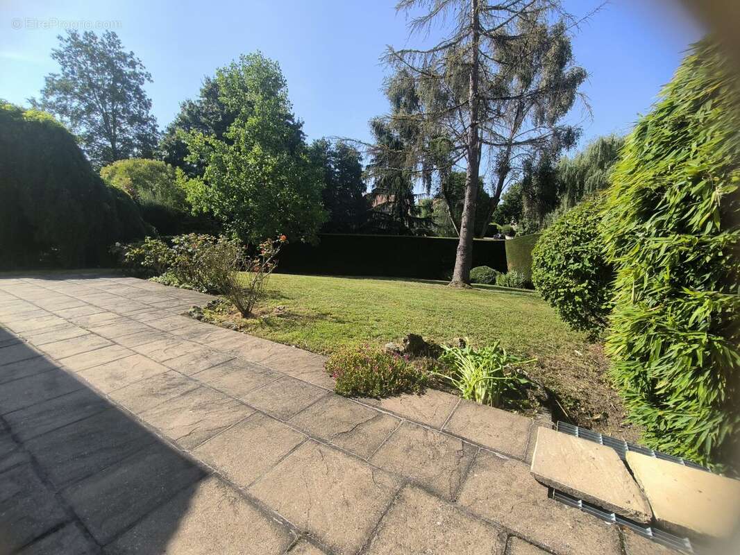 Maison à FEUCHEROLLES