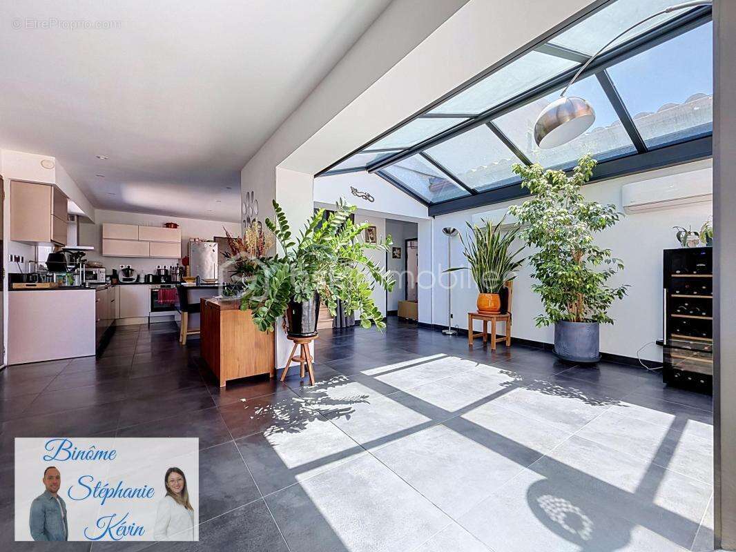  Maison familiale (5 chambres) avec piscine — Quartier calme à Cournonsec  - photo 7