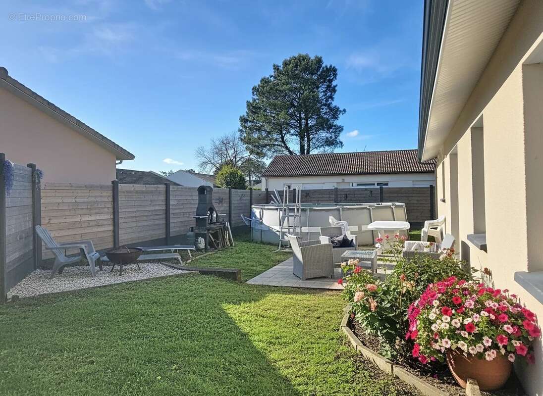 Maison à PARENTIS-EN-BORN