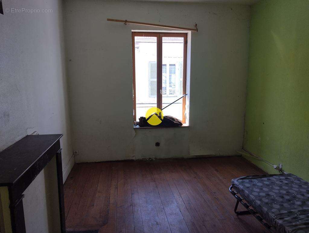 Maison à LURCY-LEVIS