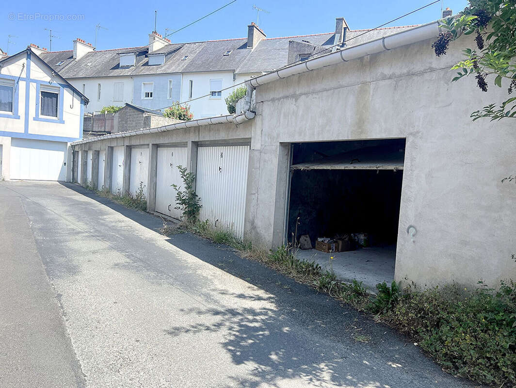 Ensemble de 8 garages - photo 2