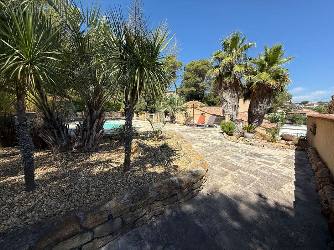 Maison à SAINT-MAXIMIN-LA-SAINTE-BAUME