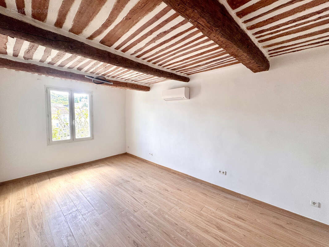 Appartement à VAISON-LA-ROMAINE