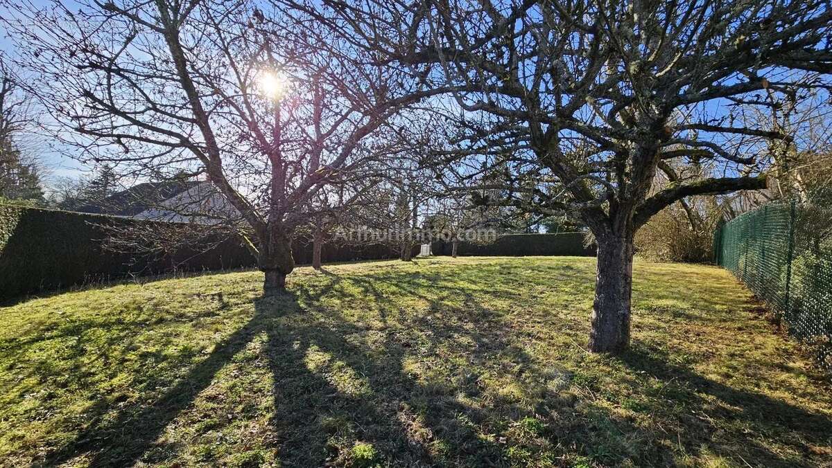 Terrain à FONTENAY-LES-BRIIS