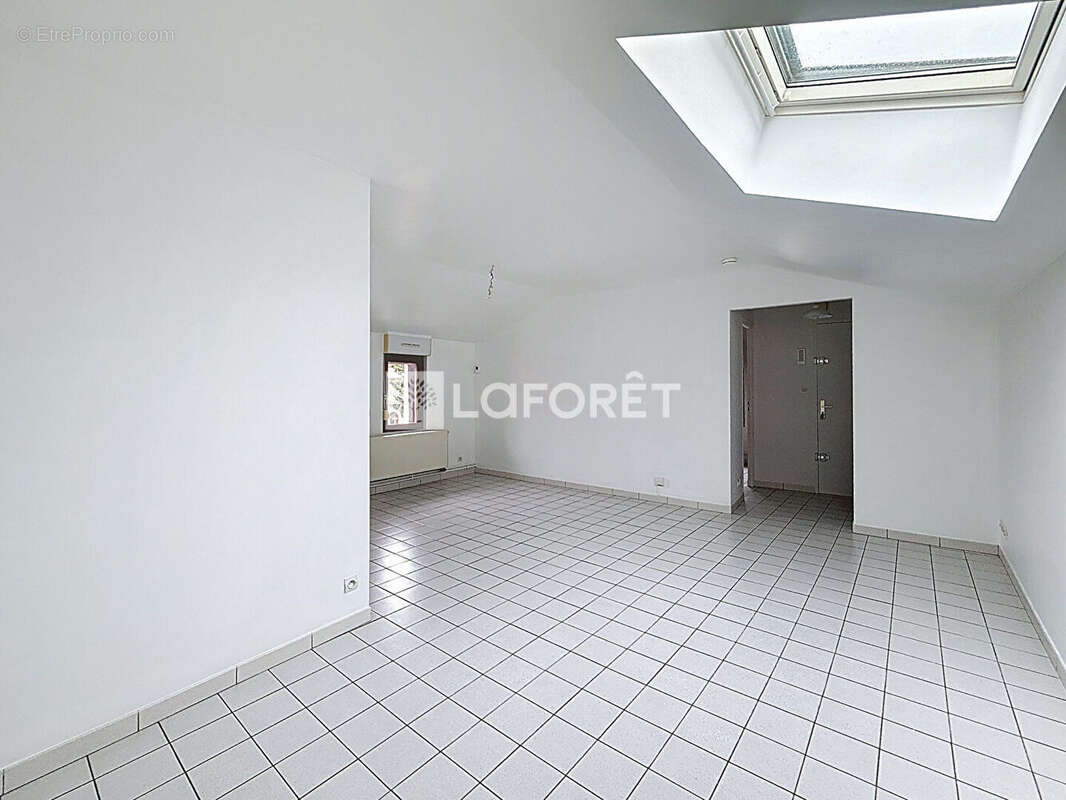 Appartement a renover chalons en champagne - 3 pièce(s) - 69.45 m2 - photo 4