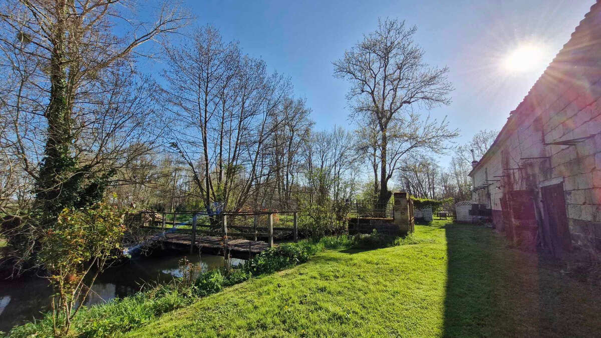 Maison à SAINT-FORT-SUR-GIRONDE