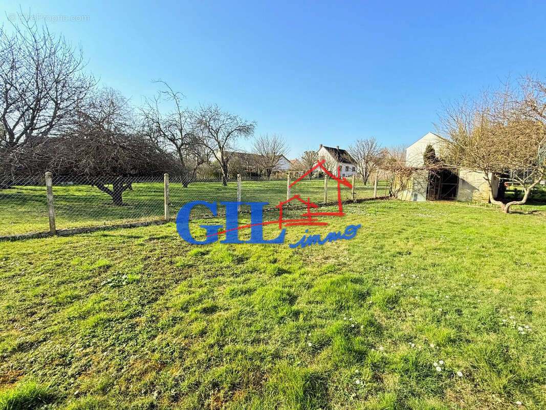 Maison à SAVIGNY-LE-TEMPLE